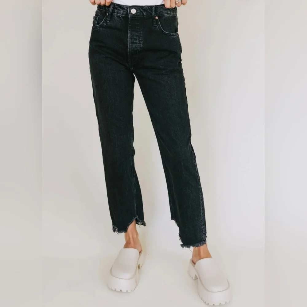 Free People Tapered Baggy High Rise Boyfriend Jeans Size 27 Black Step Hem Fray